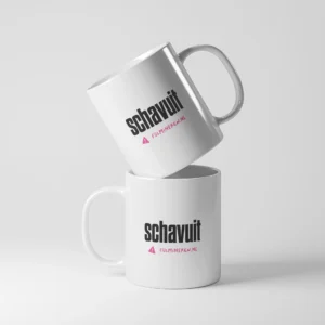 Witte mok met opdruk 'schavuit' in zwarte tekst