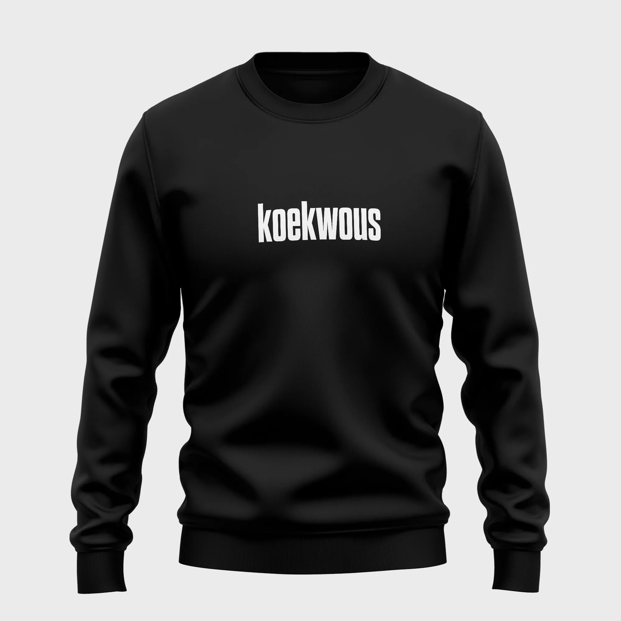 Zwarte sweater met opdruk 'koekwous' in witte letters
