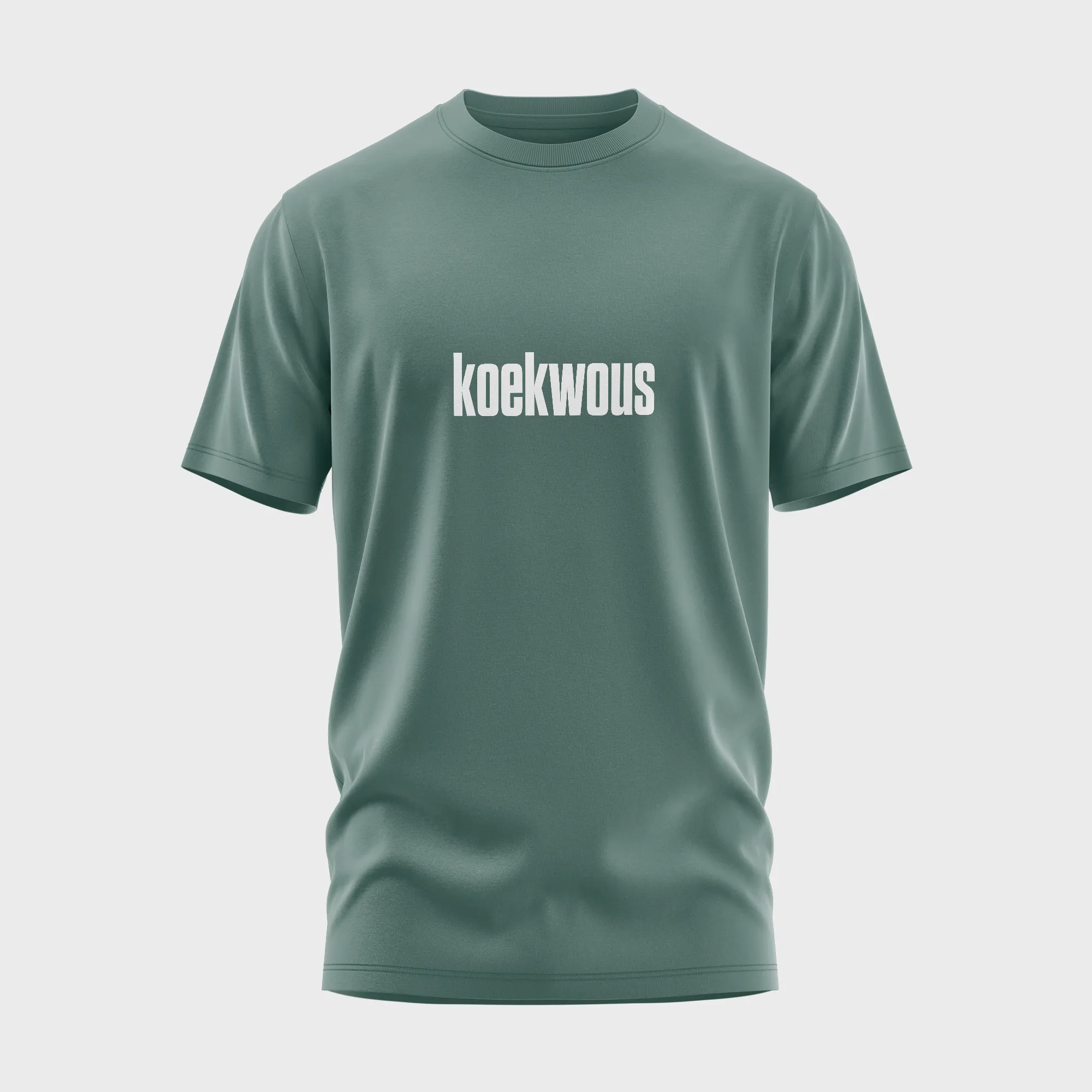 Groen t-shirt met opdruk 'koekwous' in witte letters